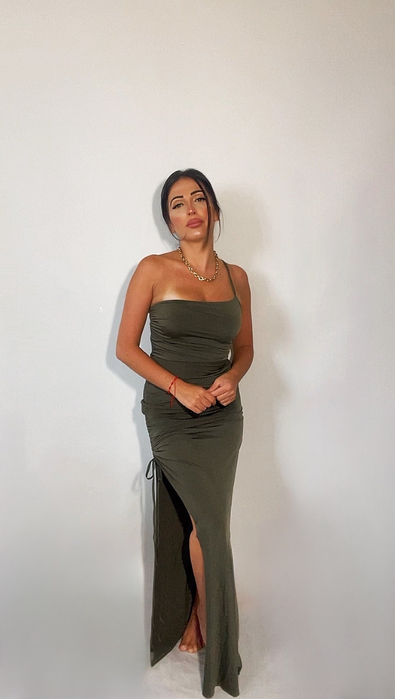 ROBE LONGUE À BRETELLES ASYMÉTRIQUE KAKI