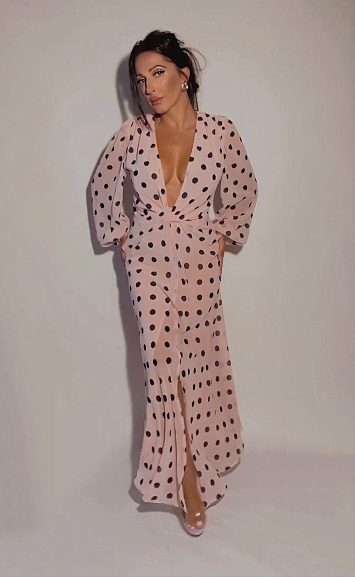 ROBE-LONGUE-À-POIS-femmebranchee