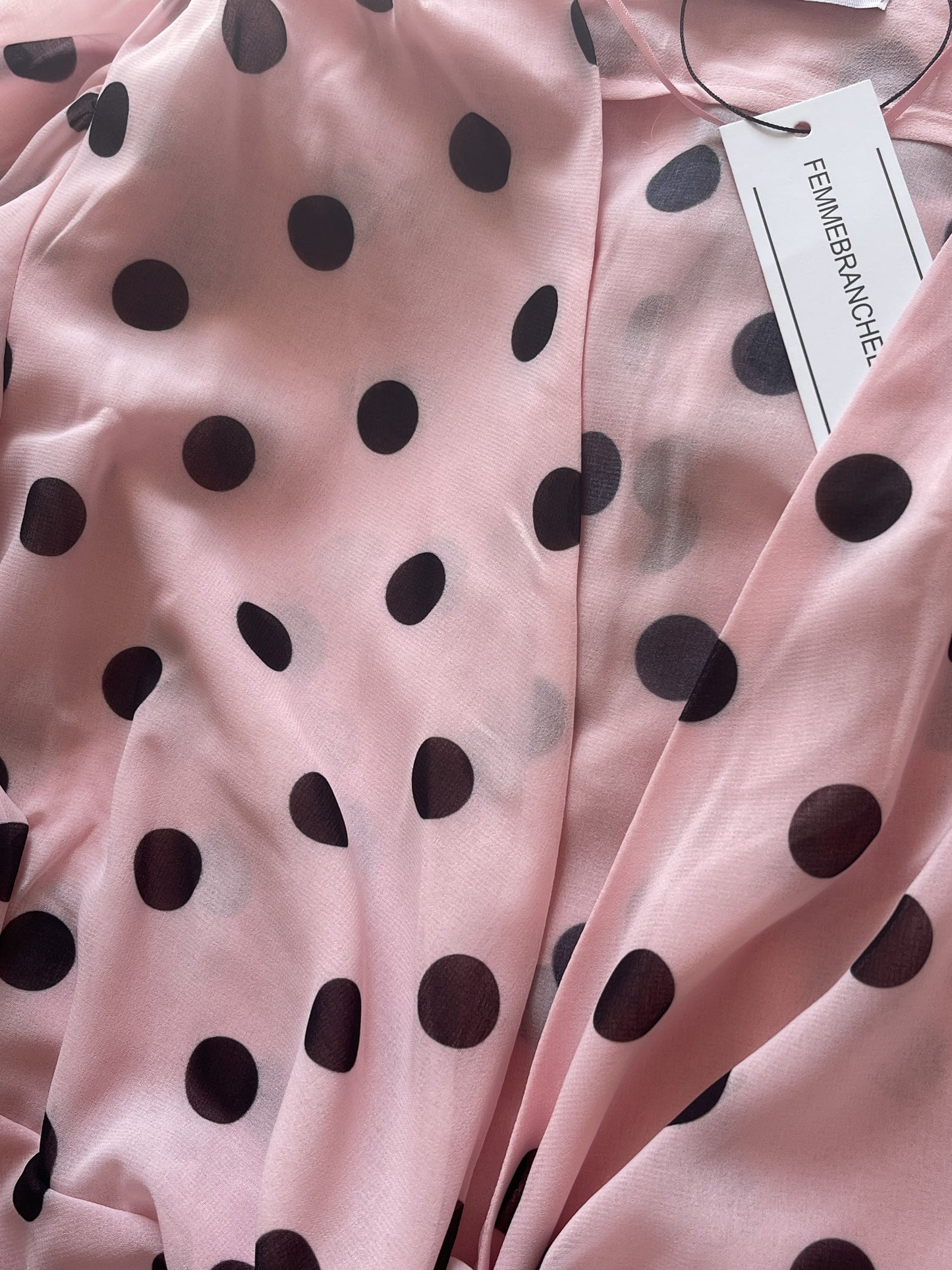 ROBE-LONGUE-À-POIS-ROSE-POUDRÉ femmebranchée