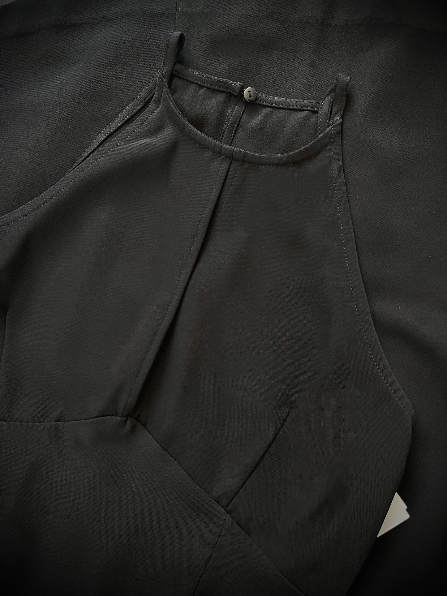 ROBE MI-LONGUE AVEC ENCOLURE NOIR