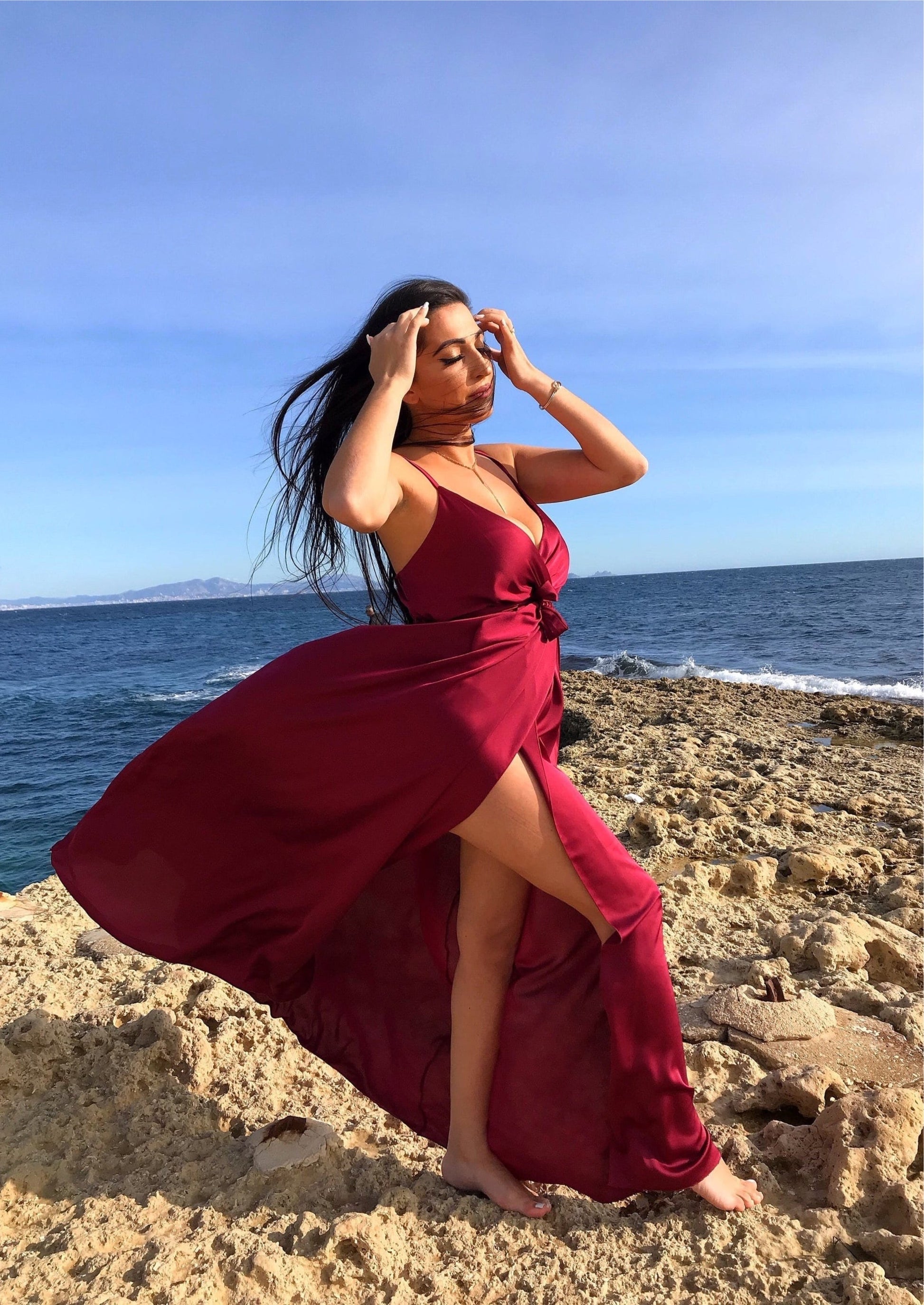 Robe-longue-en-satin-Bordeaux-femmebranchee