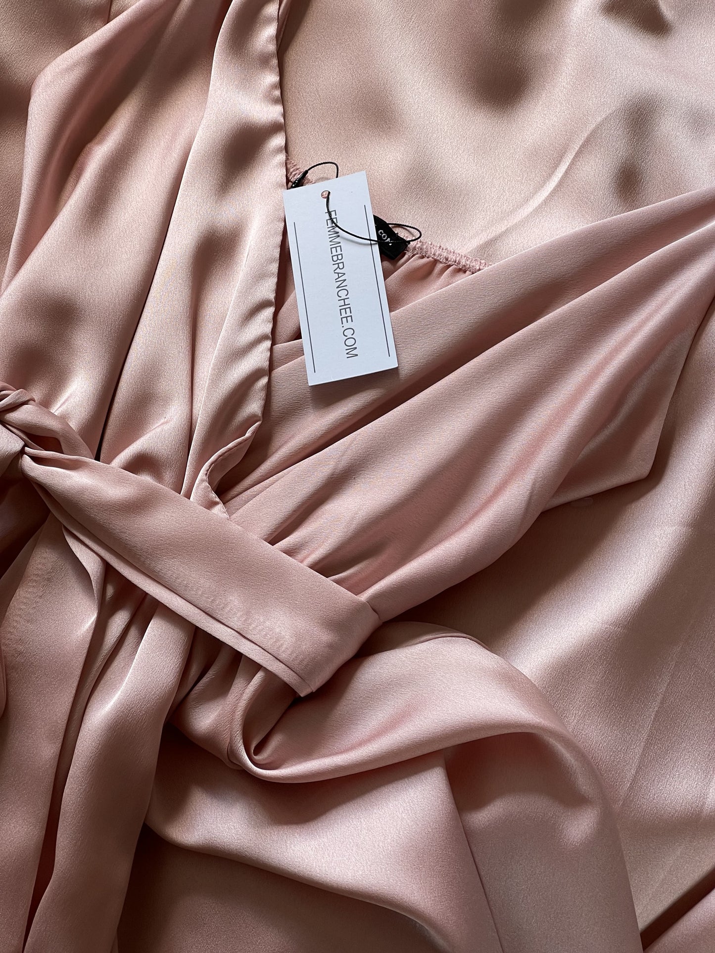 Robe-longue-satin-femmebranchee