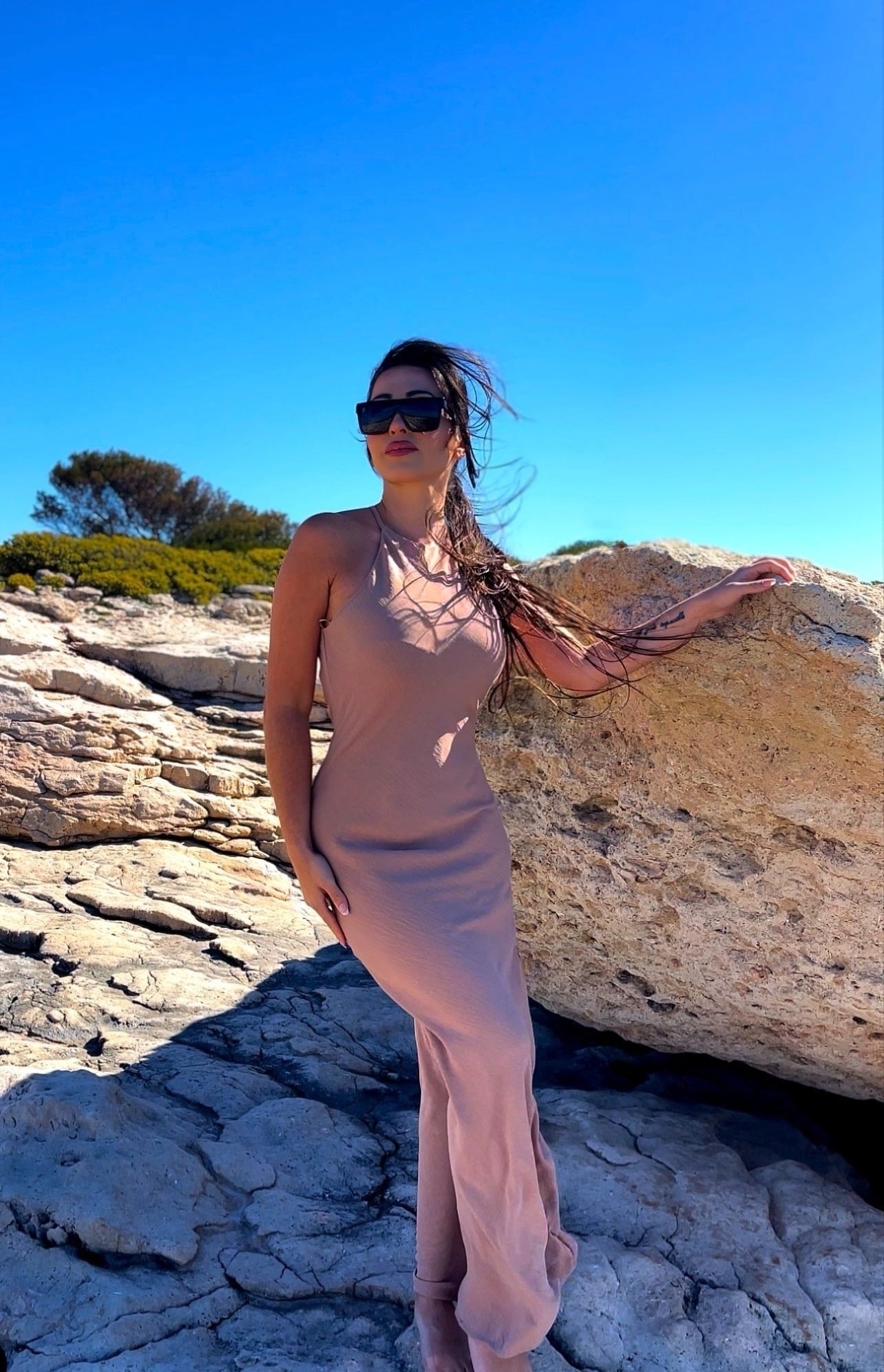 ROBE À ENCOLURE AMÉRICAINE BEIGE