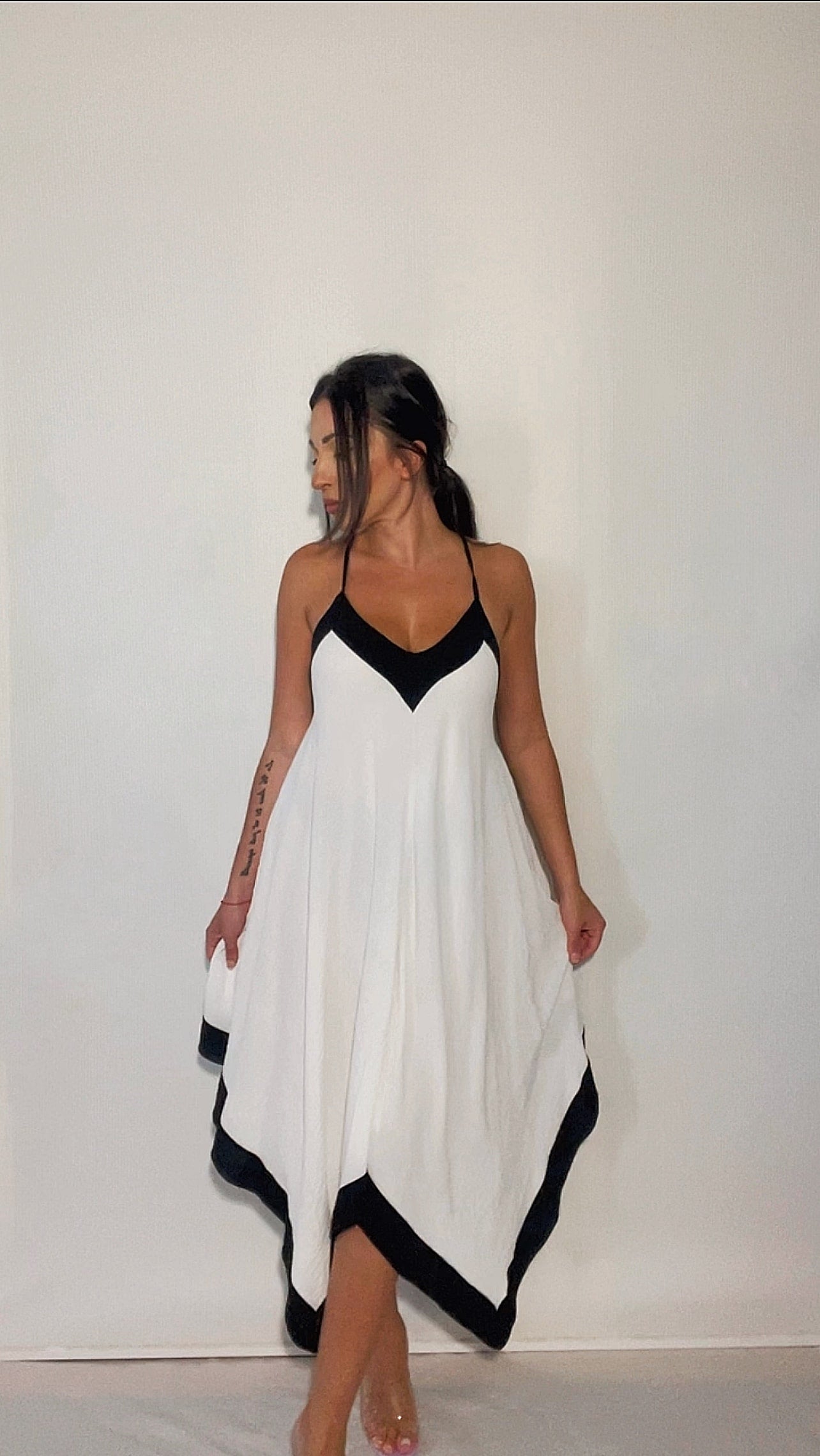 ROBE LONGUE FLUIDE COL EN  V