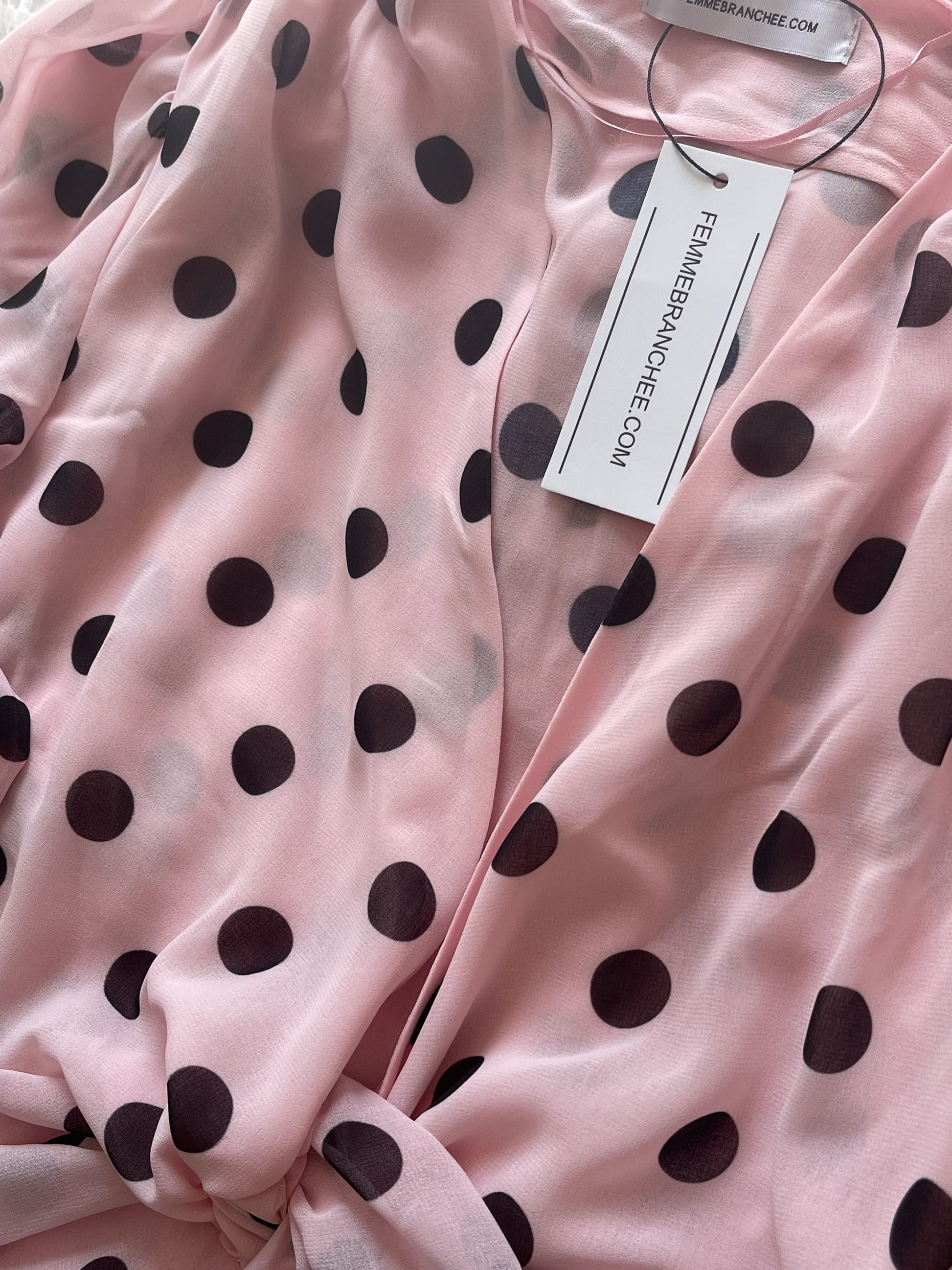 ROBE-LONGUE-À-POIS-ROSE-POUDRÉ 