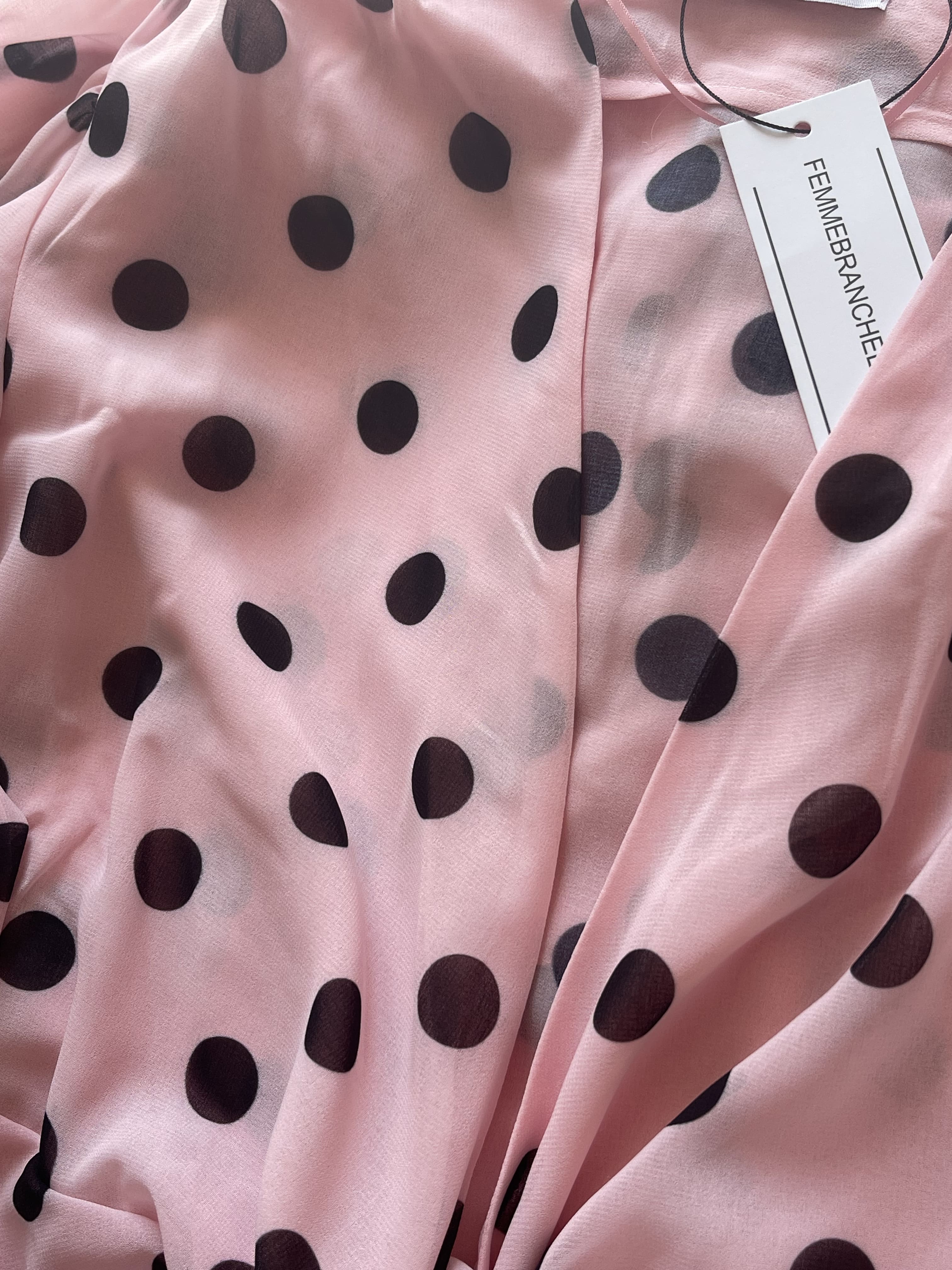 ROBE-LONGUE-À-POIS-ROSE-POUDRÉ femmebranchée