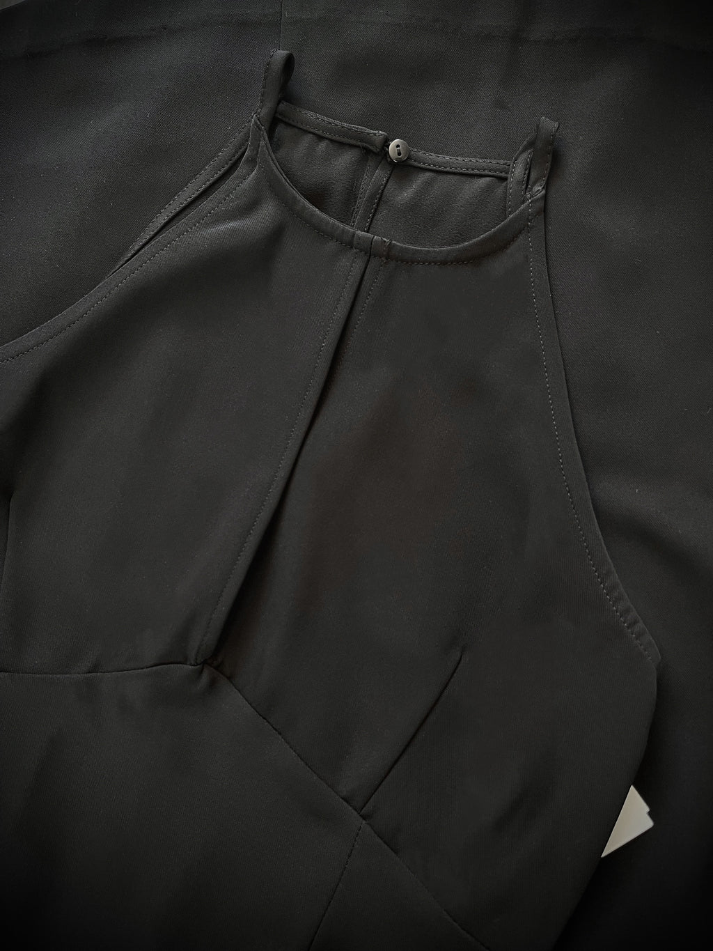 MIDI-LONG DRESS WITH NECKLINE BLACK