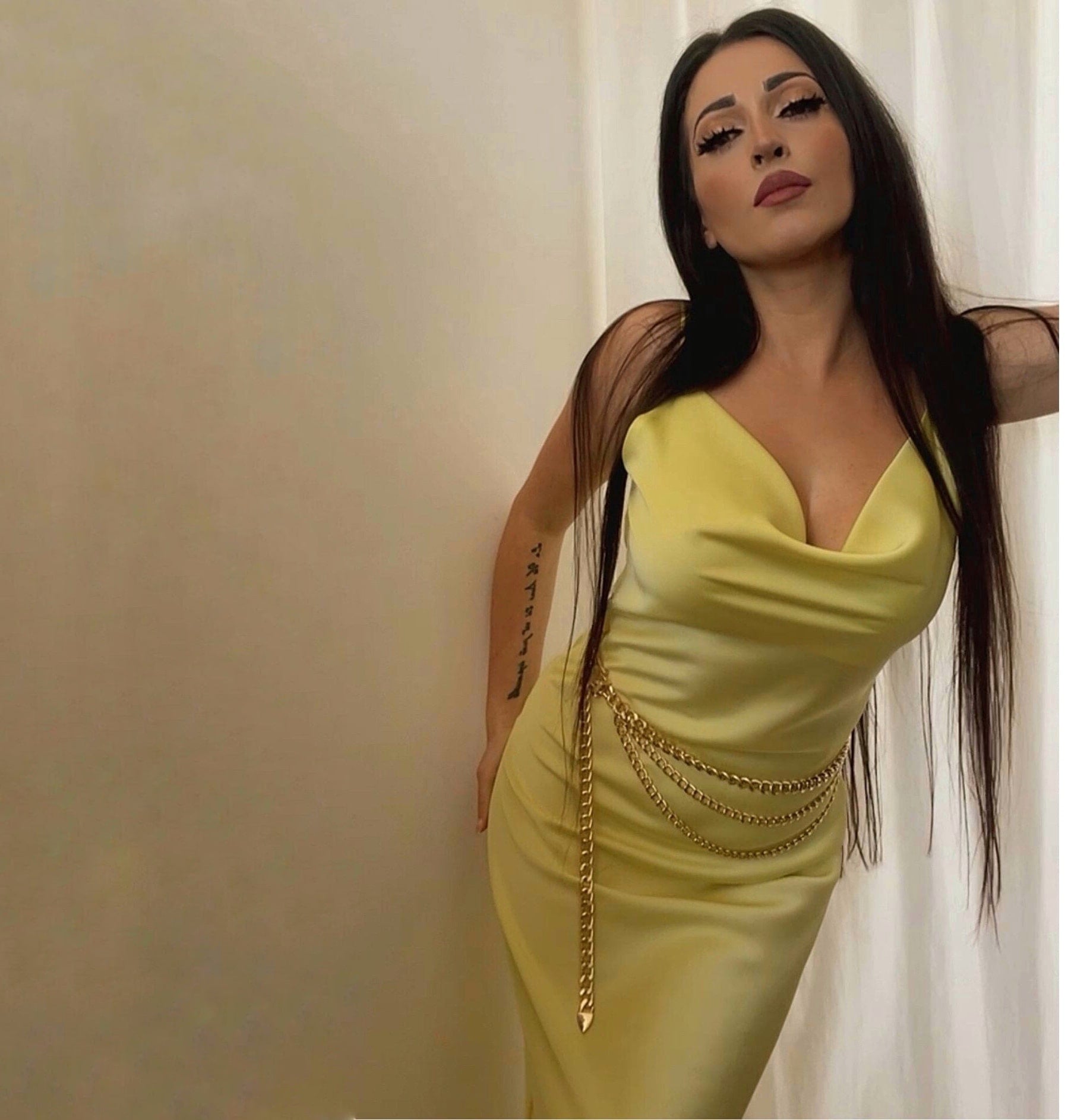 Ceinture-chaine-or-femmebranchee