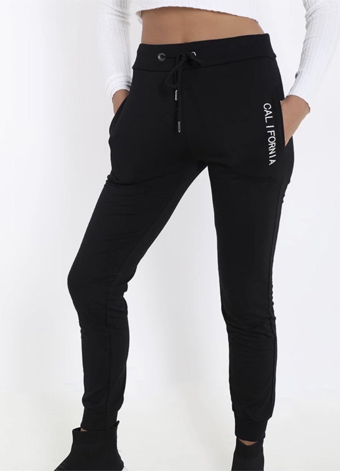 jogging-noir-femmebranchee