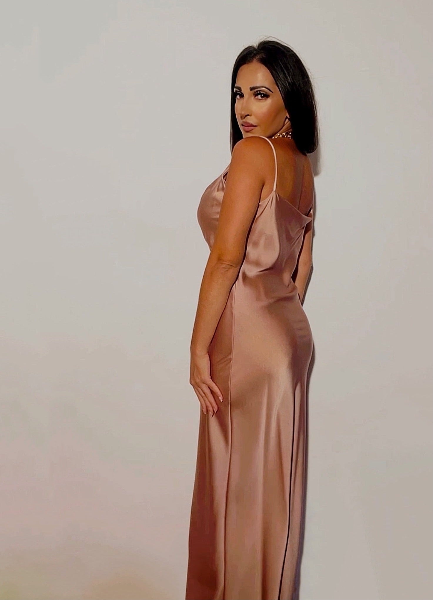 robe-satin-rose-poudré-femmebranchee